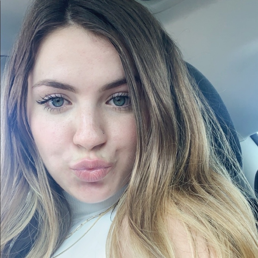 Meet your Posher, Kaitlyn